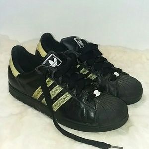 Adidas Sneakers